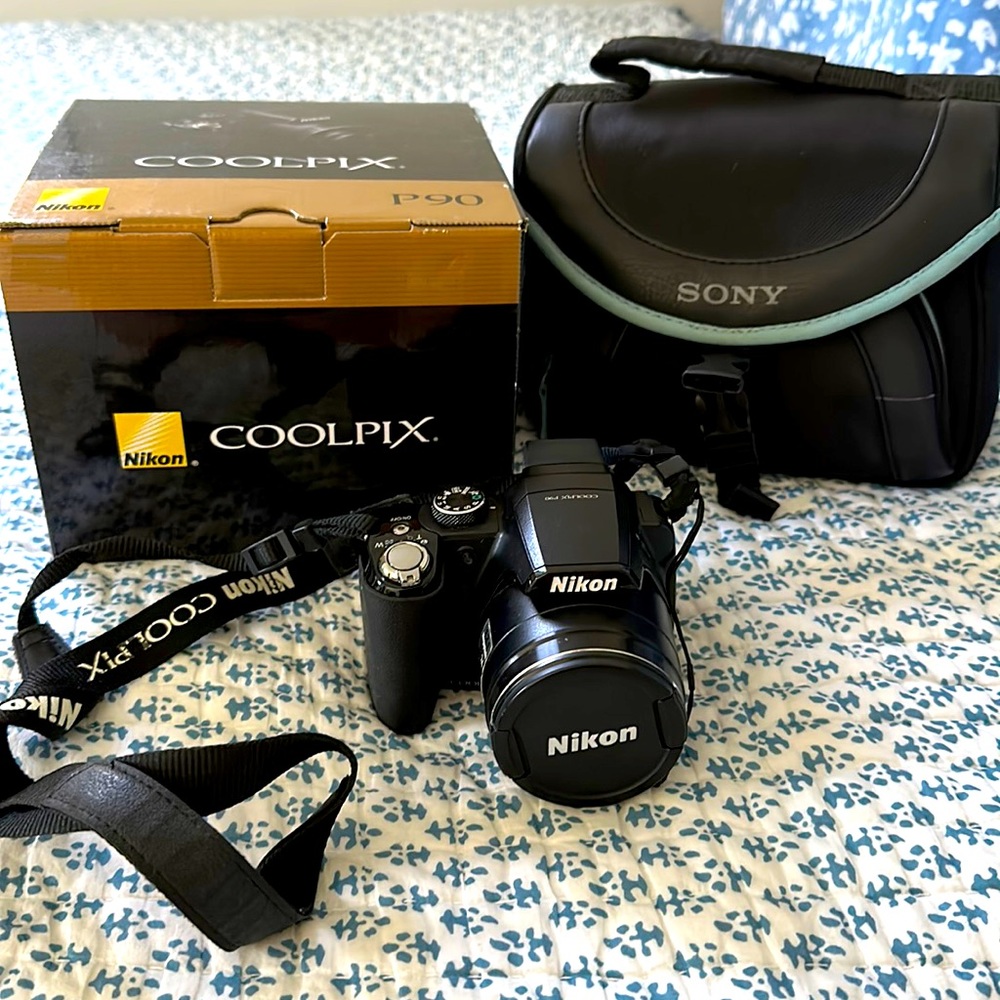 Nikon Coolpix P90 Camera